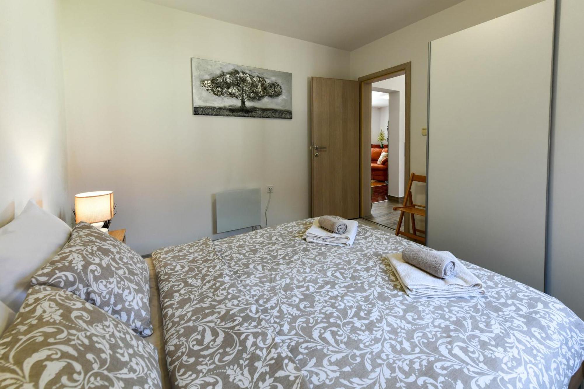 Apartman Tina Rakovica Bagian luar foto
