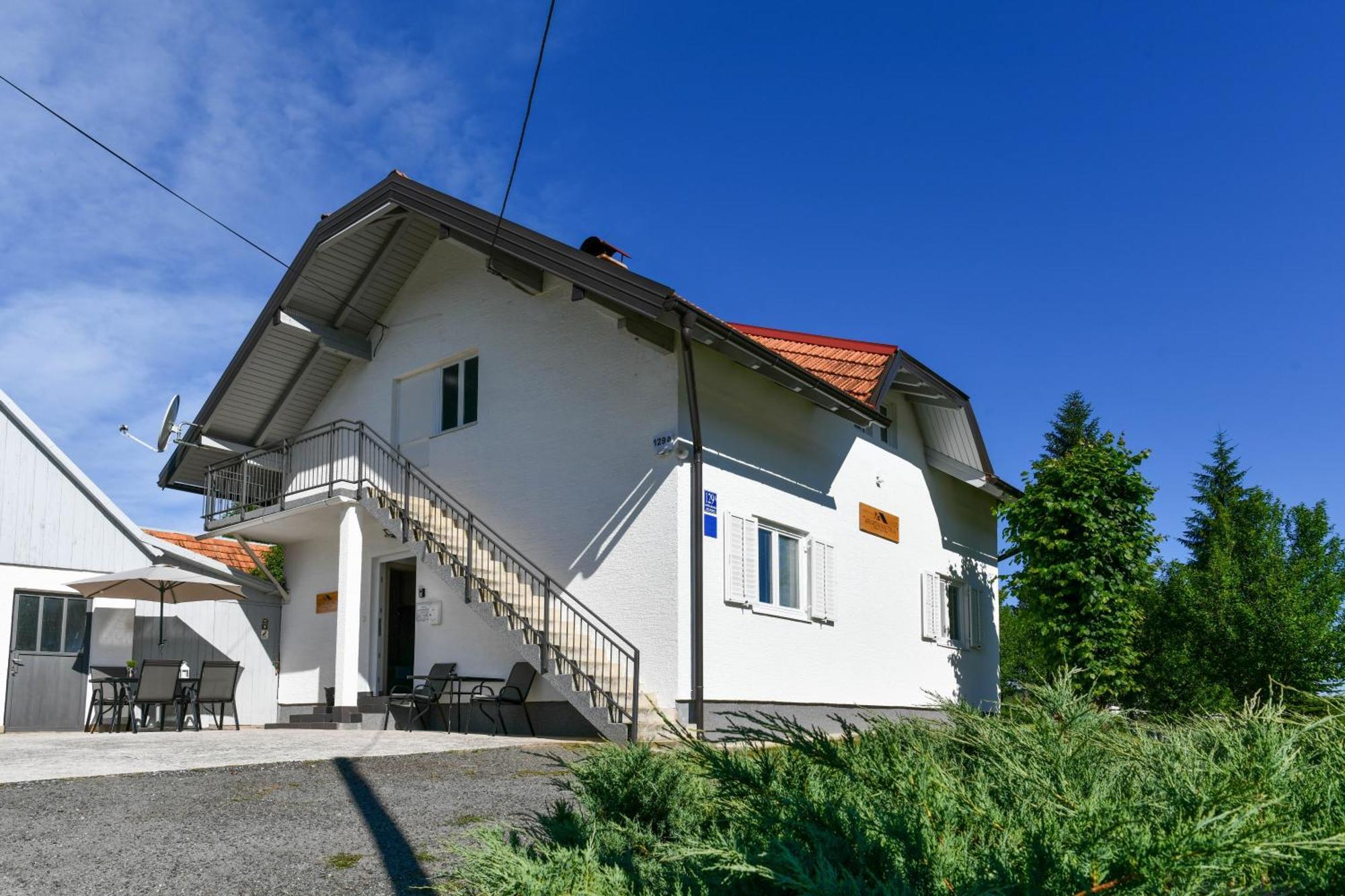 Apartman Tina Rakovica Bagian luar foto