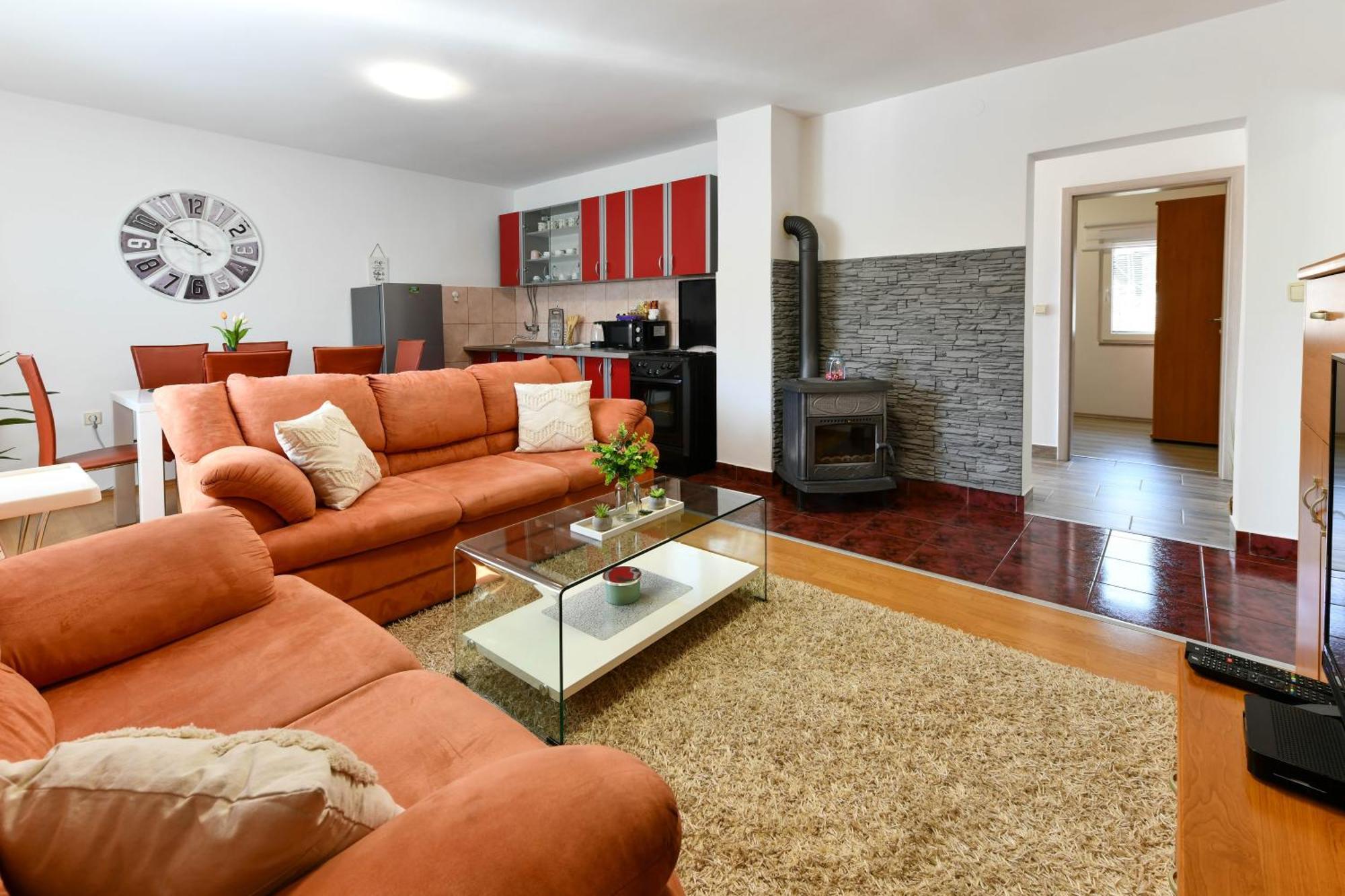 Apartman Tina Rakovica Bagian luar foto
